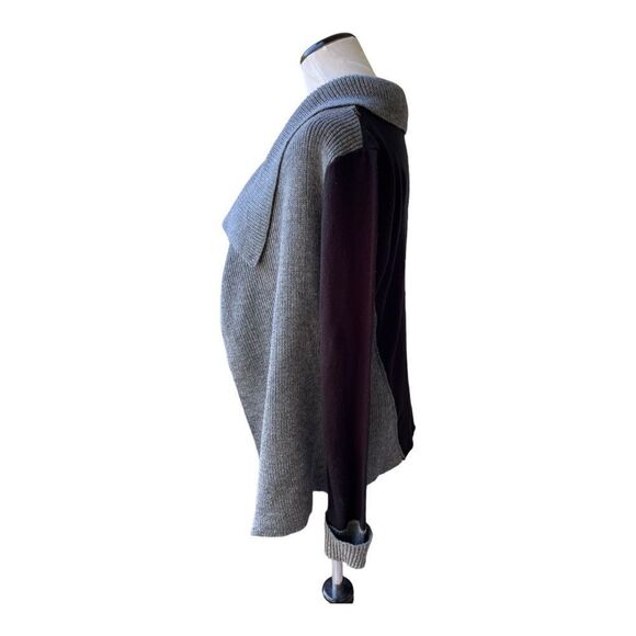 Venus Two Tone Black Gray Sweater Cardigan Size Small Preppy Classic Minimalist - Picture 2 of 9